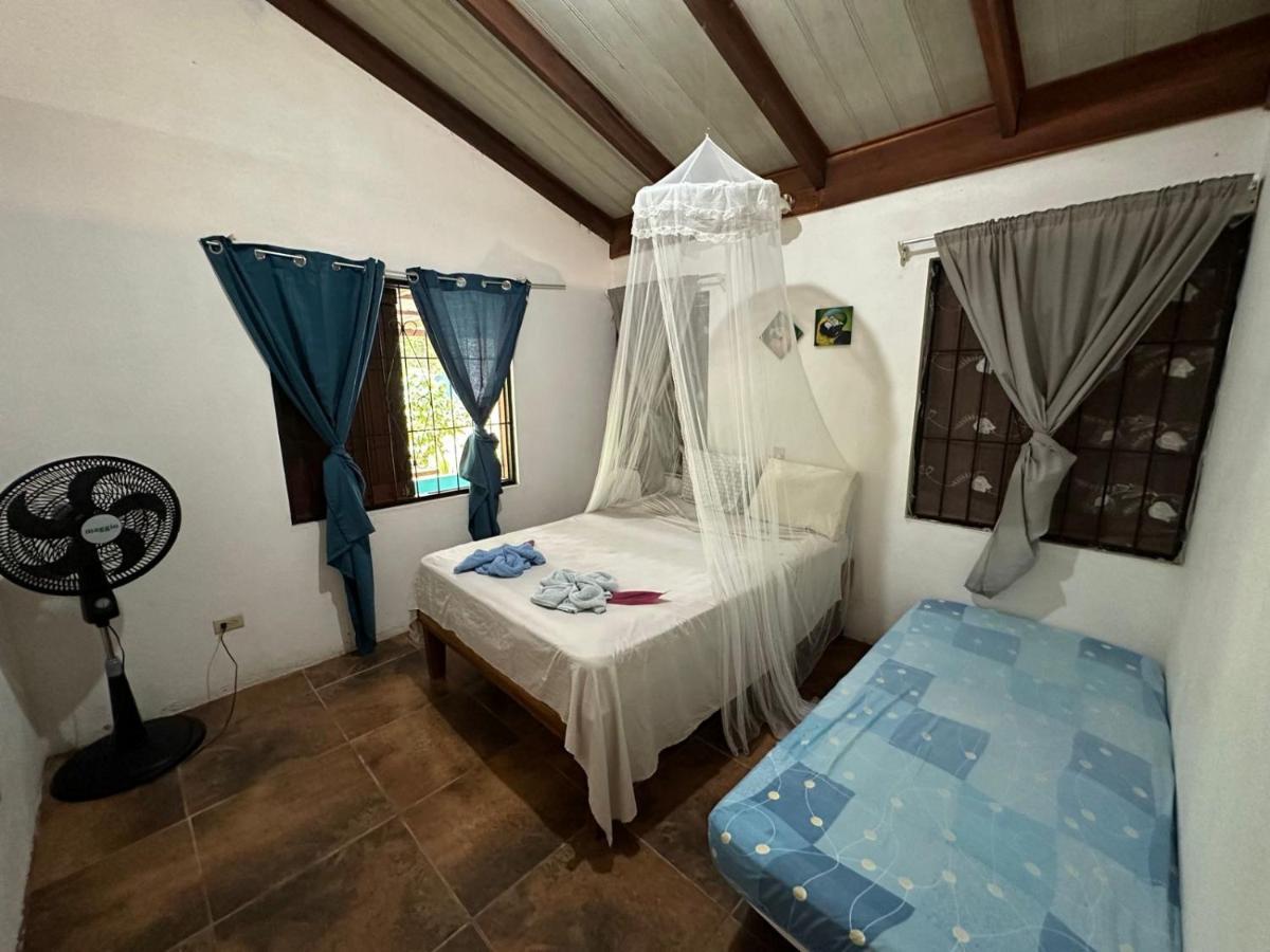 Mono Azul Cahuita Villa Exterior photo