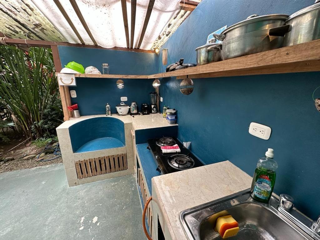 Mono Azul Cahuita Villa Exterior photo